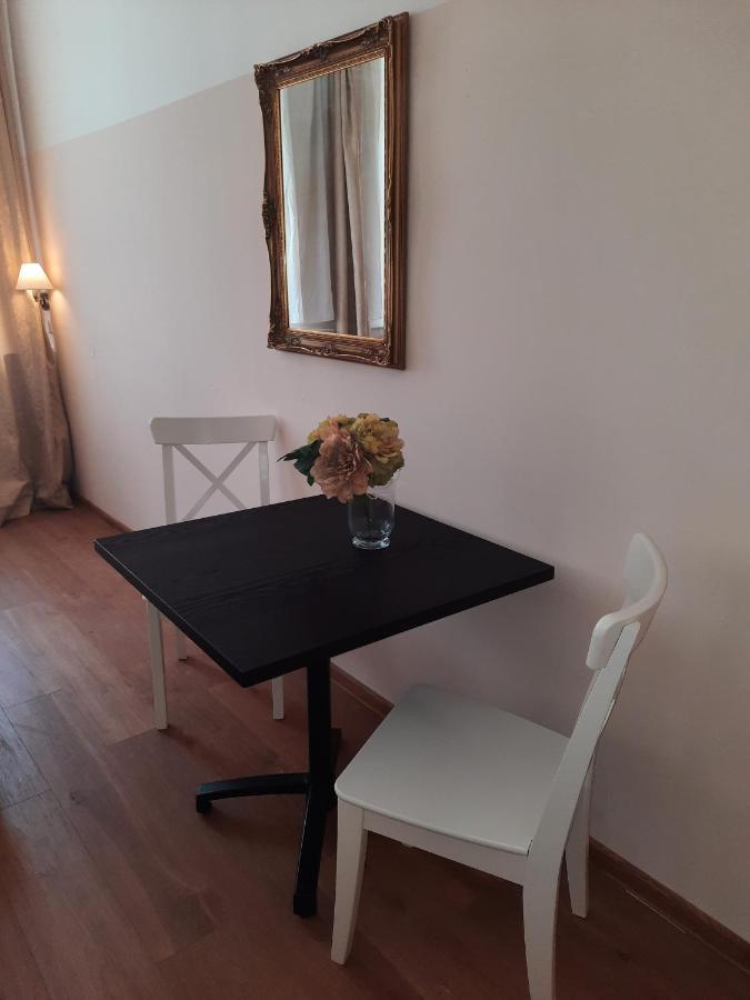 Apartment In City Centre Прага Экстерьер фото