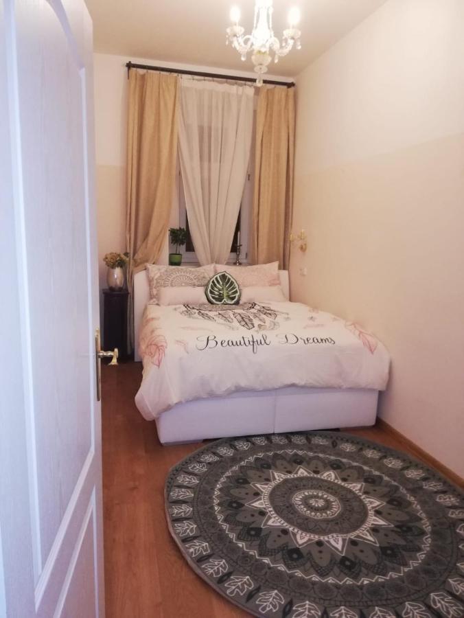 Apartment In City Centre Прага Экстерьер фото